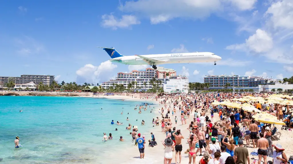 Can i travel 1 month before my visa expires?